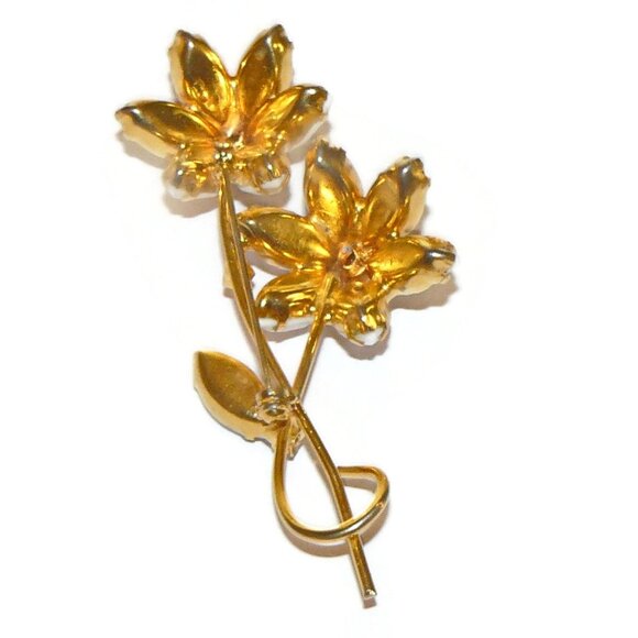 Vintage Three Dimensional White Milk Glass Flower Brooch - Picture 5 of 10